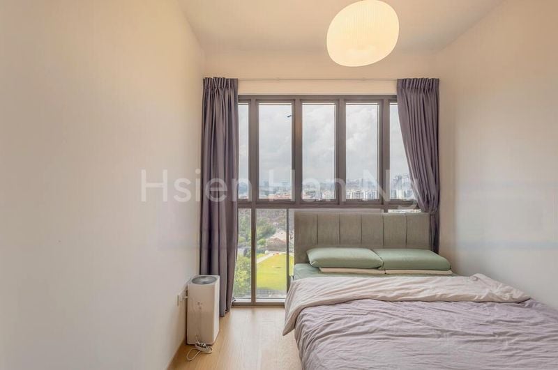 2 Bed Condo for Sale in  Midwood - Image 1