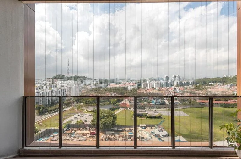 2 Bed Condo for Sale in  Midwood - Image 2