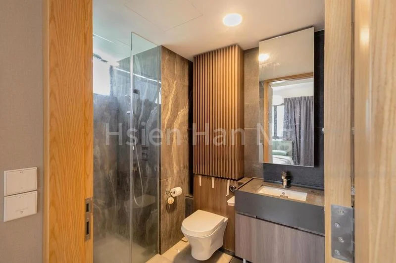 2 Bed Condo for Sale in  Midwood - Image 13