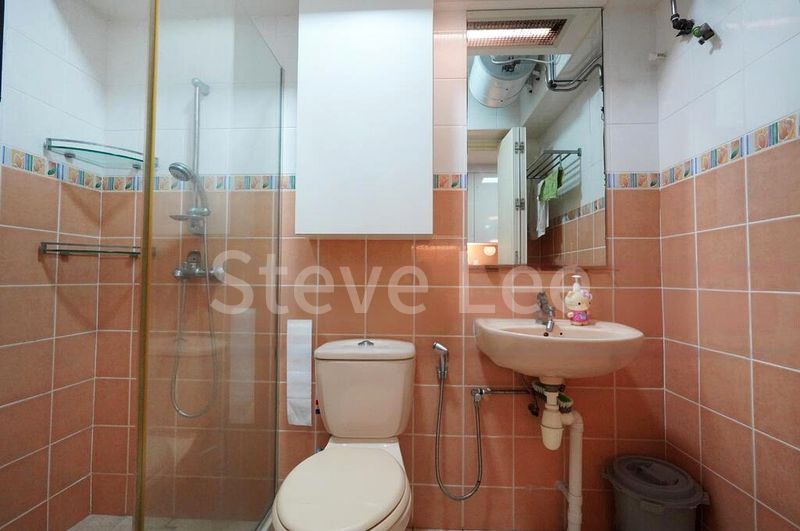 5 Room (5I) HDB for Sale in  985B Buangkok Crescent - Image 3