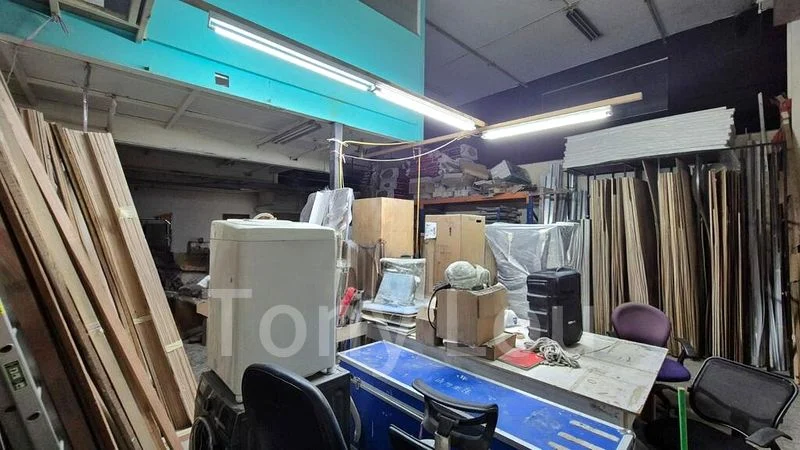 Light Industrial (B1) for Rent: North Link Building - Image 9