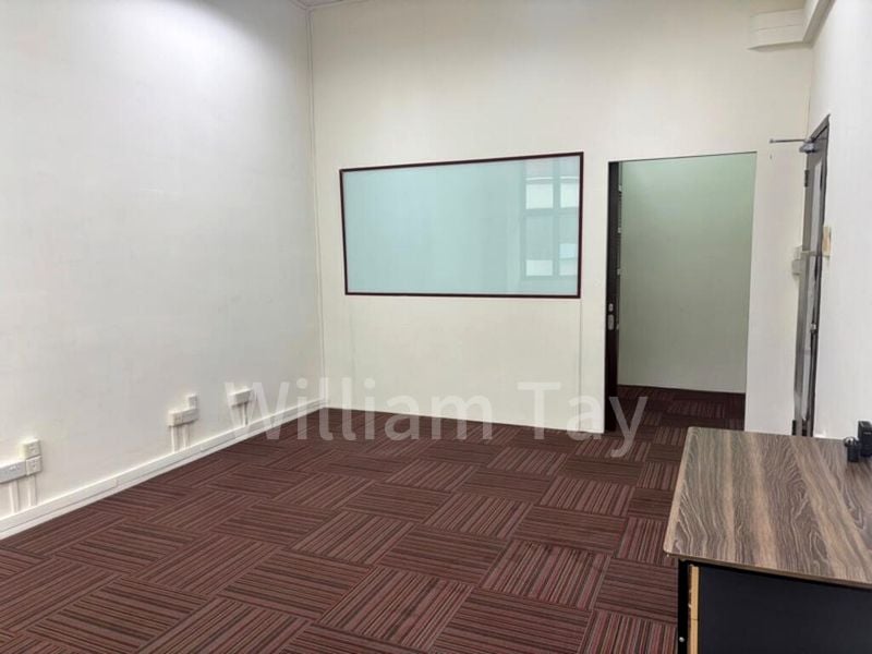 Light Industrial (B1) for Rent: Midview City - Image 1