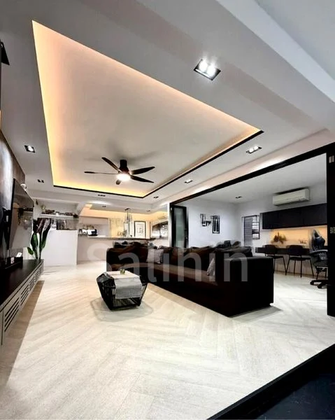 5 Room (5I) HDB for Sale in  229 Tampines Street 23 - Image 1