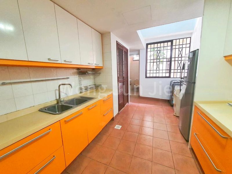 3 Bed Condo for Sale in  Seletaris - Image 7