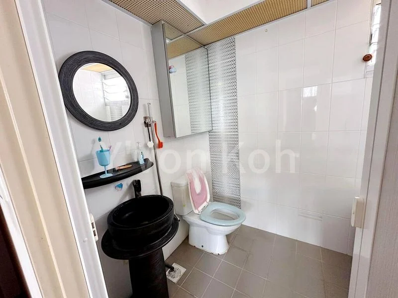 5 Room (5I) HDB for Rent in  166A Yung Kuang Road - Image 7
