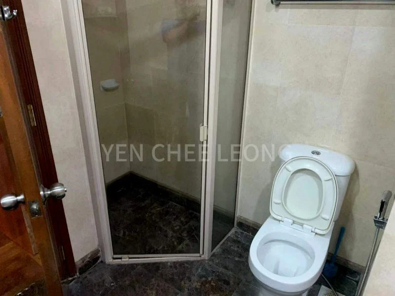 Master Room (Condo) for Rent in  East Meadows - Image 8
