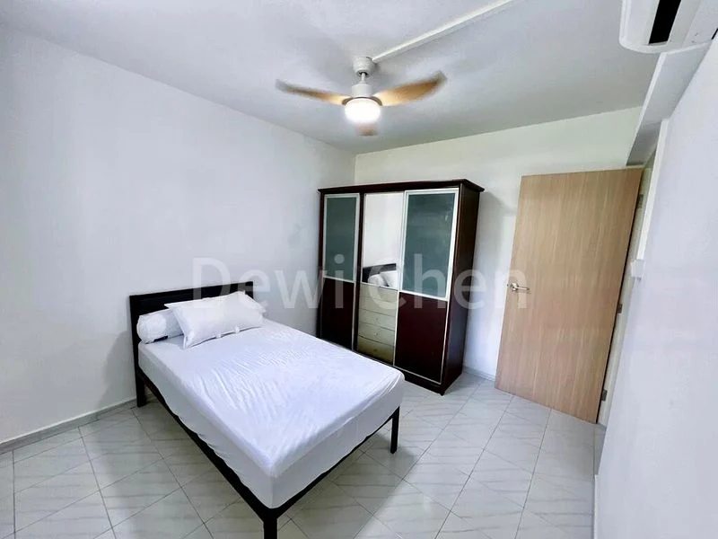 Common Room (HDB) for Rent in  116 Simei Street 1 - Image 1