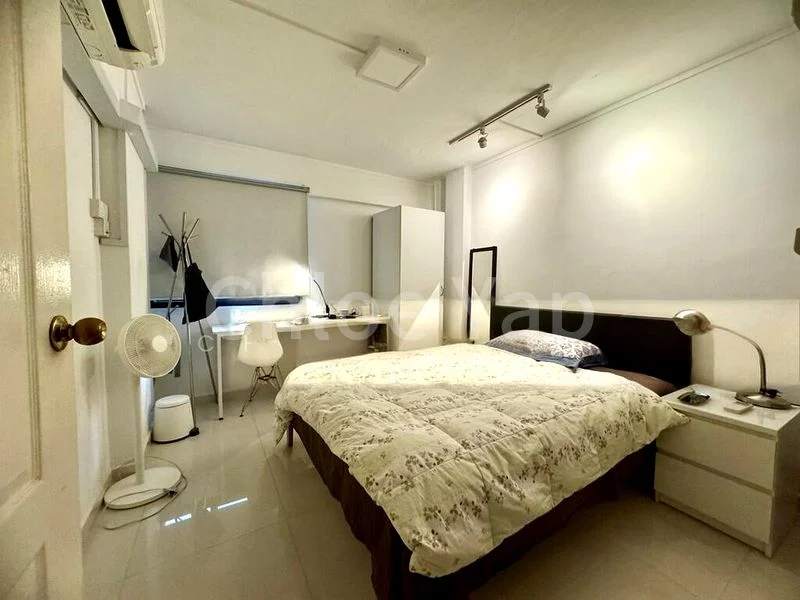 Common Room (HDB) for Rent in  17 Beach Road - Image 1