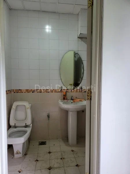 Shop / Shophouse for Sale: 6% Return, 3 Adjoining Nightclub License, 2 Storey+Mezzanine - Image 4