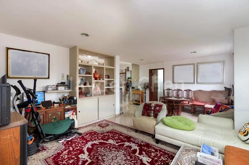 3 Bed Condo for Rent in Pinetree Condominium - Image 2