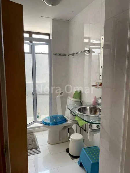 4 Bed Condo for Rent in  Kensington Park Condominium - Image 6