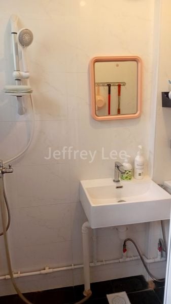 Common Room (HDB) for Rent in  529 Serangoon North Avenue 4 - Image 3