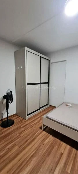 Common Room (HDB) for Rent in  420 Hougang Avenue 10 - Image 1