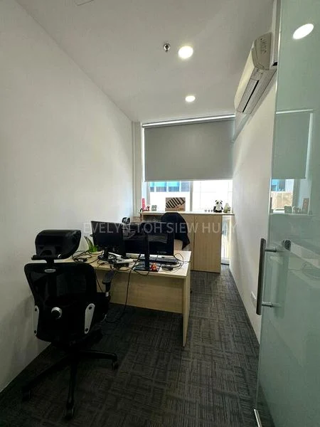 Light Industrial (B1) for Rent: Tradehub 21 - Image 8