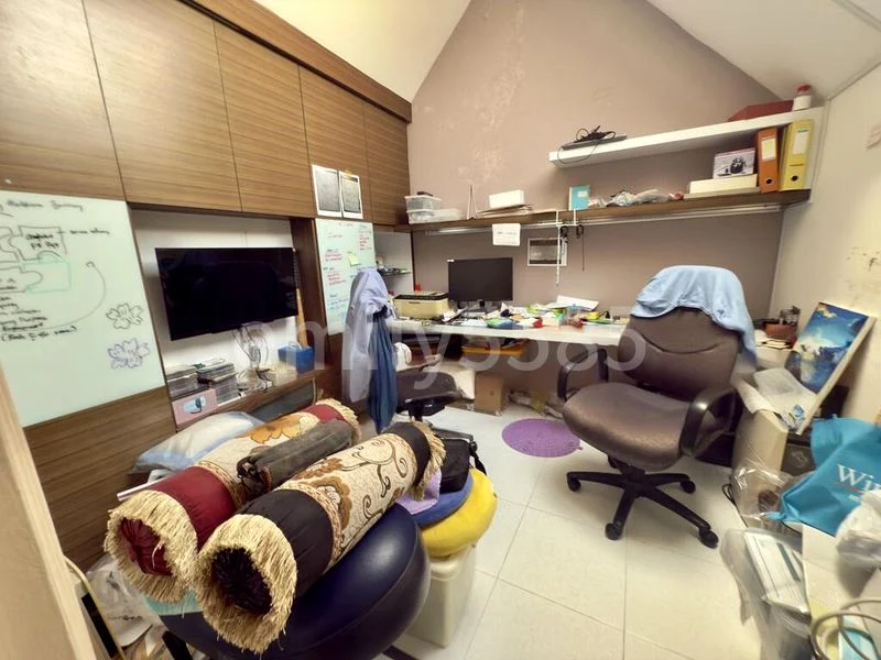 4 Bed Terraced House (Landed) for Sale around  Everitt Road North - Image 7