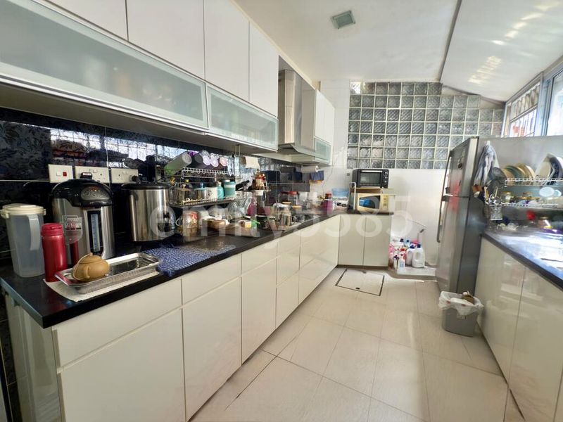 4 Bed Terraced House (Landed) for Sale around  Everitt Road North - Image 2