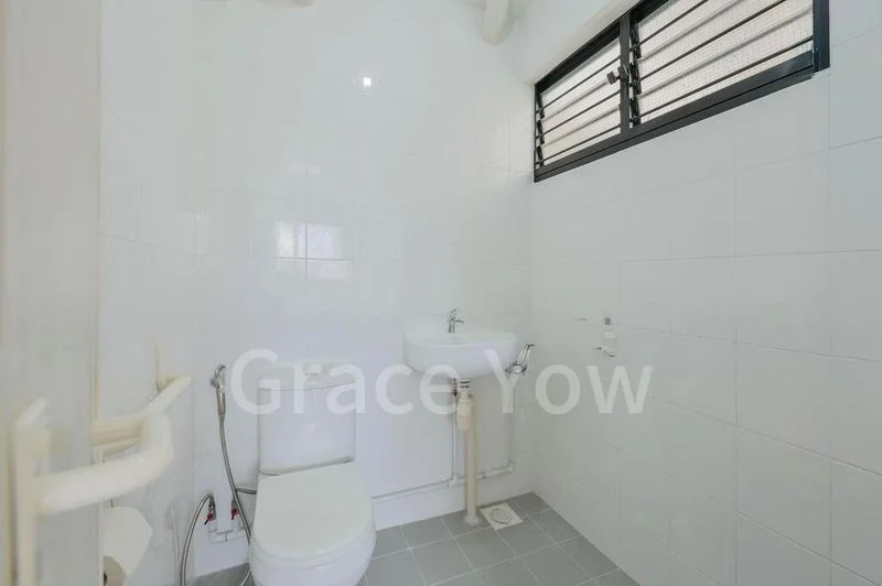 3 Room (3S) HDB for Sale in  684 Race Course Road - Image 5