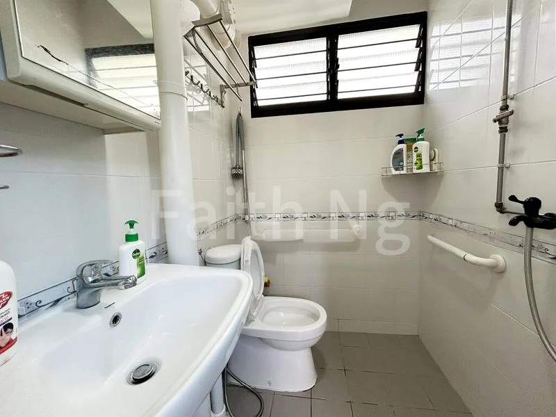 Room (HDB) for Rent in 468 Ang Mo Kio Avenue 10 - Image 11
