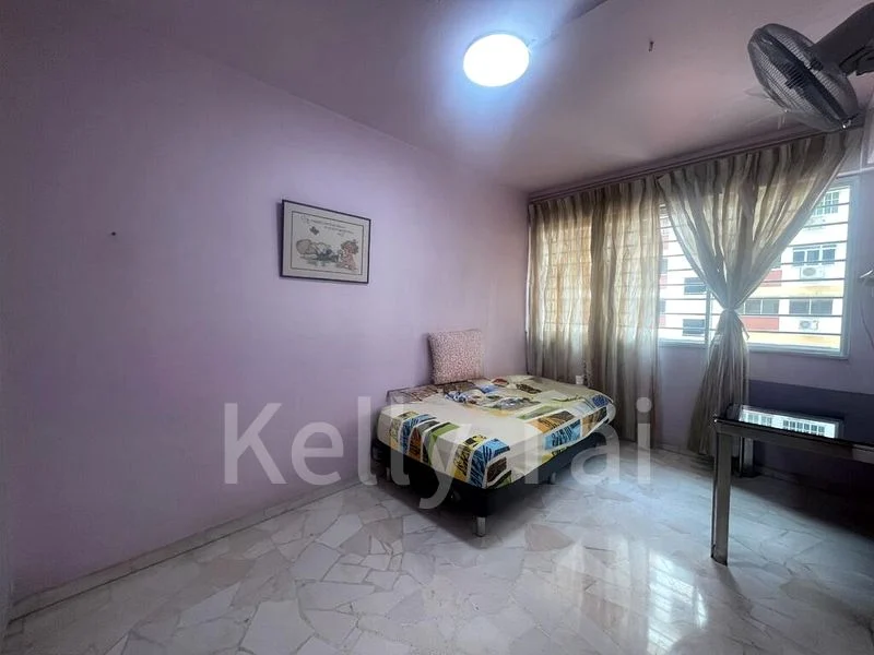 Common Room (HDB) for Rent in  434 Hougang Avenue 8 - Image 3