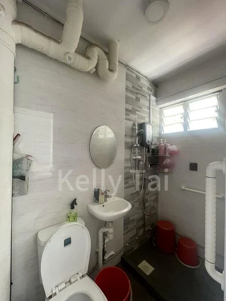Common Room (HDB) for Rent in  434 Hougang Avenue 8 - Image 1