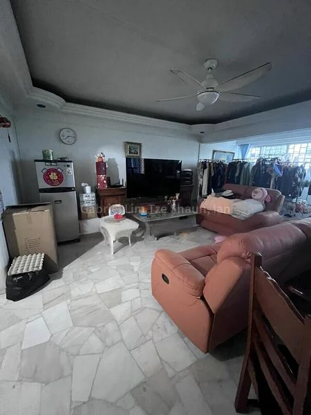 Executive HDB for Sale in  142 Serangoon North Avenue 1 - Image 1