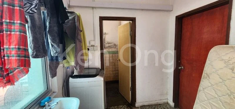 6 Bed Apartment (Condo) for Sale in  Le Regal - Image 3