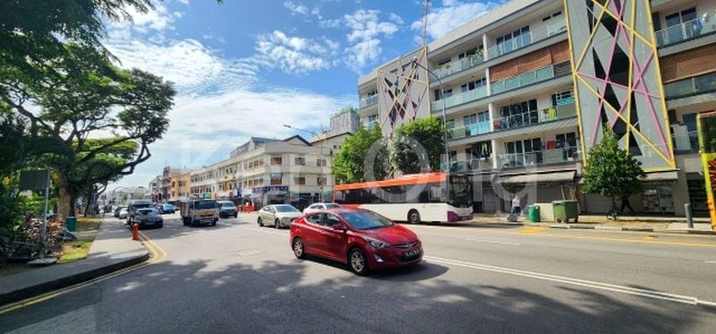 6 Bed Apartment (Condo) for Sale in  Le Regal - Image 5