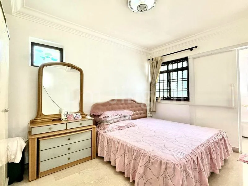 4 Room (4NG) HDB for Sale in  221A Jurong East Street 21 - Image 4