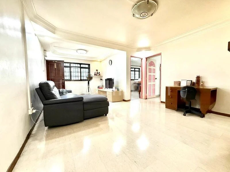 4 Room (4NG) HDB for Sale in  221A Jurong East Street 21 - Image 1