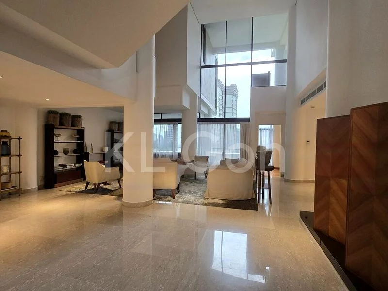 3 Bed Condo for Rent in  The Colonnade - Image 8