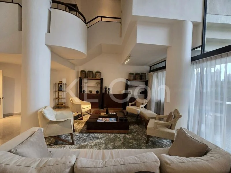 3 Bed Condo for Rent in  The Colonnade - Image 7