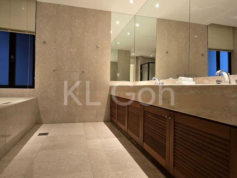 3 Bed Condo for Rent in  The Colonnade - Image 13