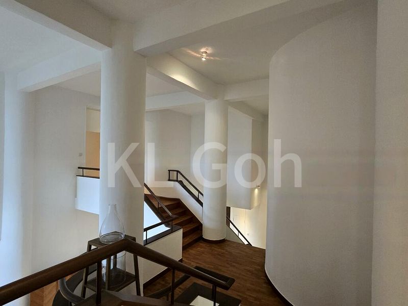 3 Bed Condo for Rent in  The Colonnade - Image 10