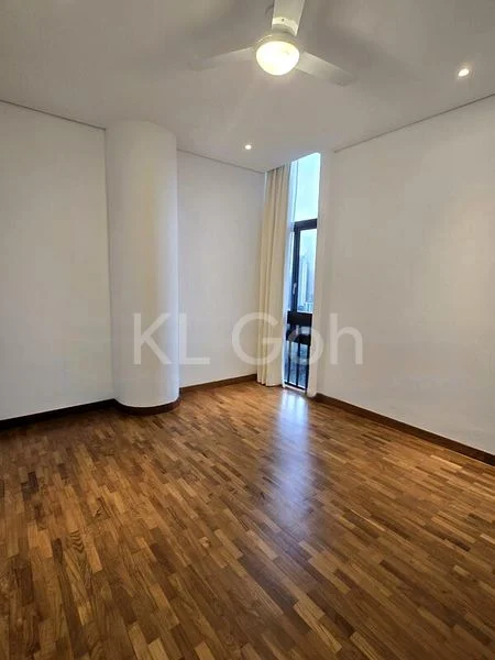 3 Bed Condo for Rent in  The Colonnade - Image 1