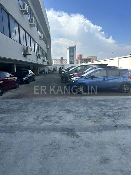 Other Retail for Rent: Covered carpark place for lease - Image 1