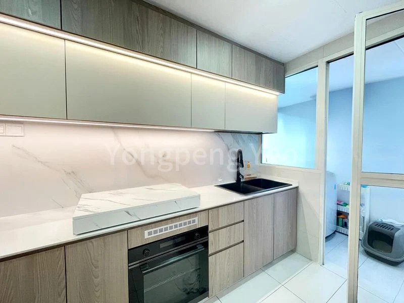 3 Bed Executive Condo for Sale in  1 Canberra - Image 4