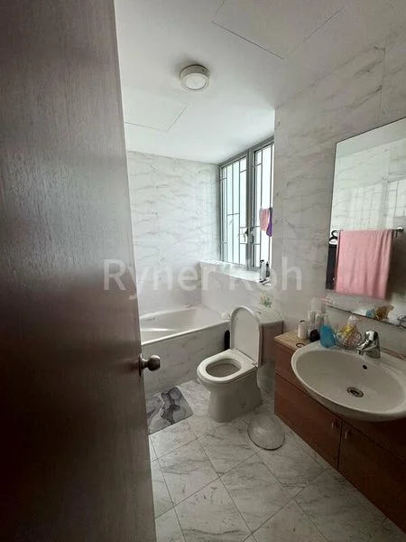 3 Bed Executive Condo for Sale in  Whitewater - Image 3