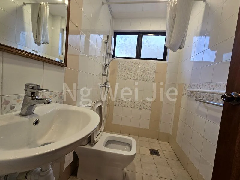 7 Bed Semi-Detached House (Landed) for Rent in  Harvey Avenue - Image 2