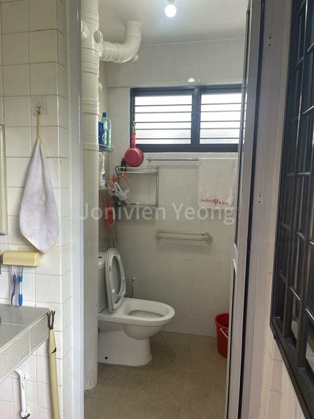3 Room (3NG) HDB for Sale in  182 Bukit Batok West Avenue 8 - Image 6