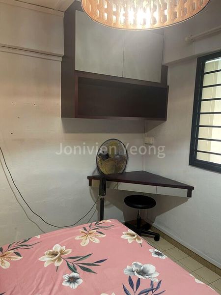 3 Room (3NG) HDB for Sale in  182 Bukit Batok West Avenue 8 - Image 5
