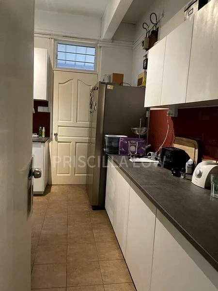 3 Bed Semi-Detached House (Landed) for Rent in  Chestnut Gardens - Image 4