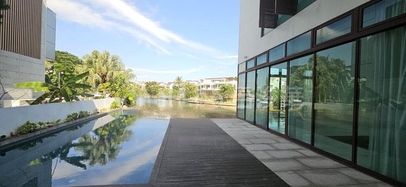 5+1 Bed Bungalow (Landed) for Sale in Ocean Drive - Image 1