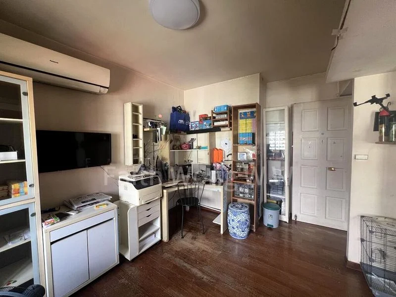 4 Room (4A) HDB for Sale in 47 Jalan Tiga - Image 2