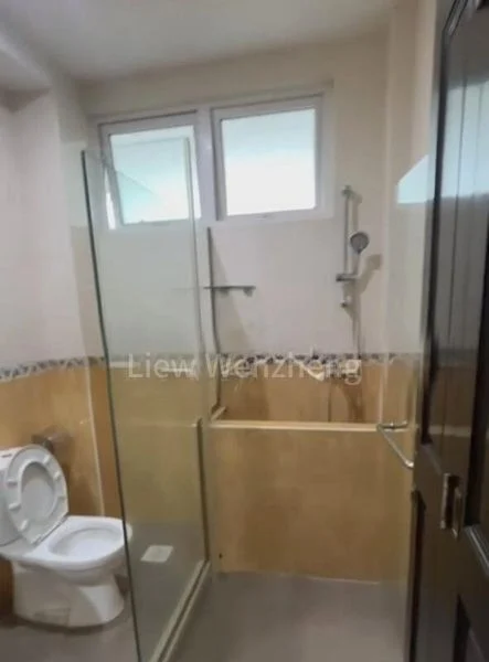 Master Room (Landed) for Rent in  Hong Leong Garden - Image 4