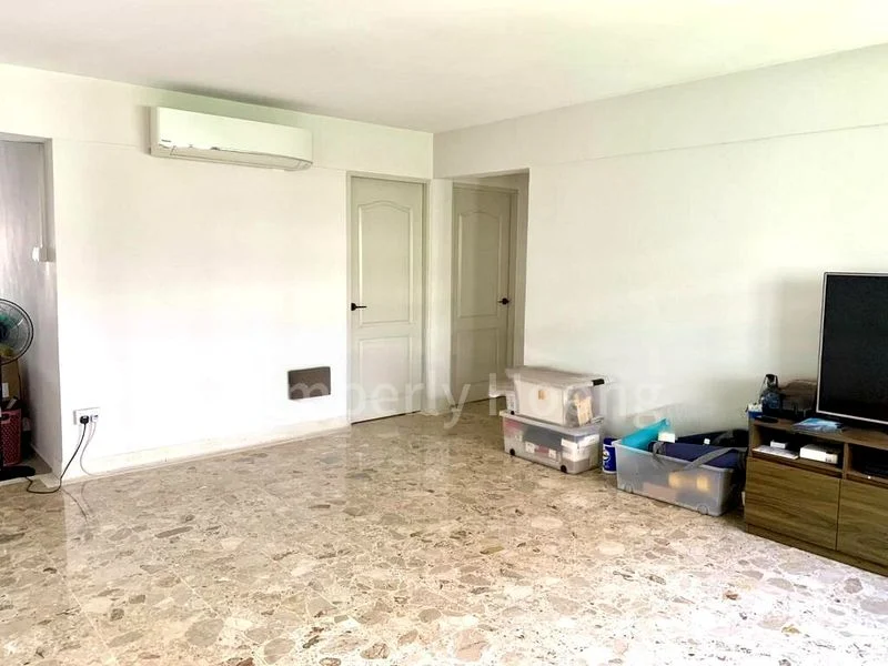 4 Room (4I) HDB for Rent in  302 Clementi Avenue 4 - Image 2