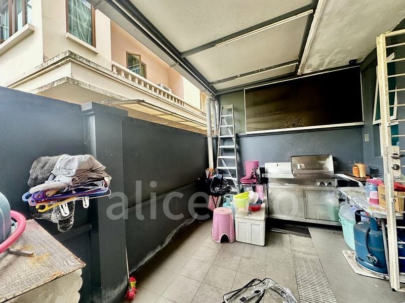 7 Bed Terraced House (Landed) for Sale in  The Springside - Image 8