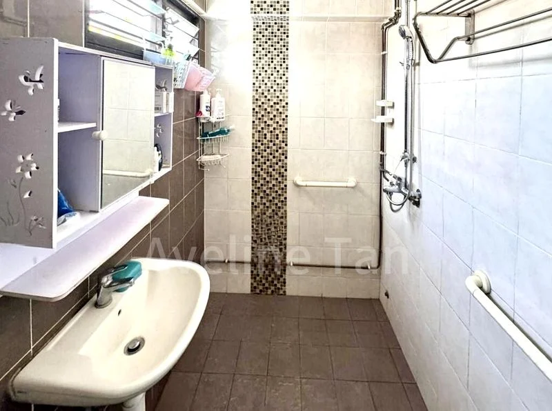 Master Room (HDB) for Rent in  206 Clementi Avenue 6 - Image 2