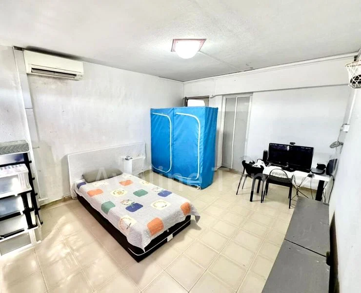 Master Room (HDB) for Rent in  206 Clementi Avenue 6 - Image 3