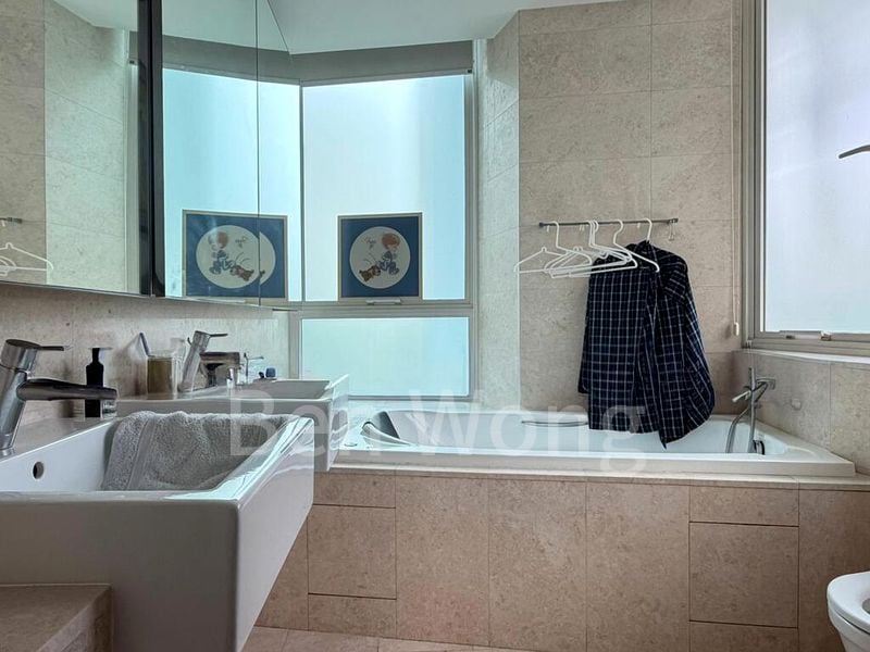 3 Bed Condo for Sale in  St Thomas Suites - Image 9