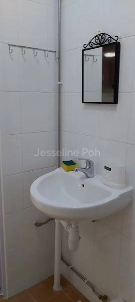 Common Room (HDB) for Rent in  115 Hougang Avenue 1 - Image 10